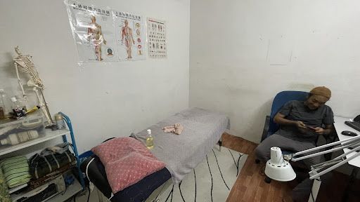 pusat urut/massage manjung